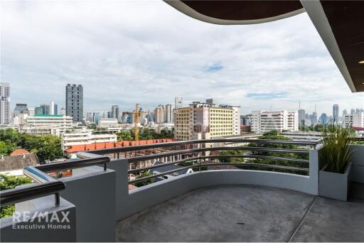 Luxurious 4-Bedroom Condo in Sathorn with Modern Design