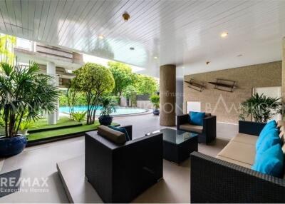 Luxurious 4-Bedroom Condo in Sathorn with Modern Design