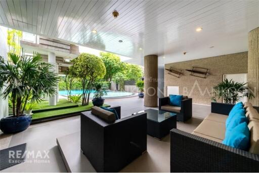 Luxurious 4-Bedroom Condo in Sathorn with Modern Design