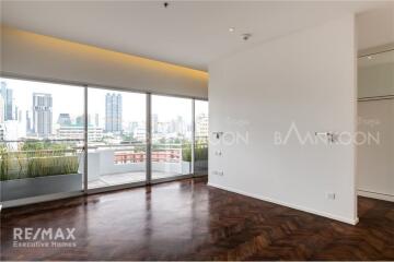 Luxurious 4-Bedroom Condo in Sathorn with Modern Design