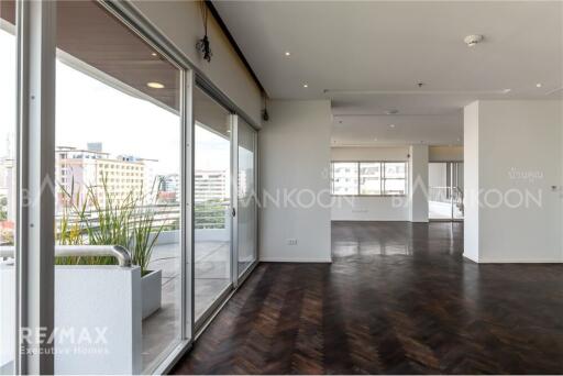 Luxurious 4-Bedroom Condo in Sathorn with Modern Design