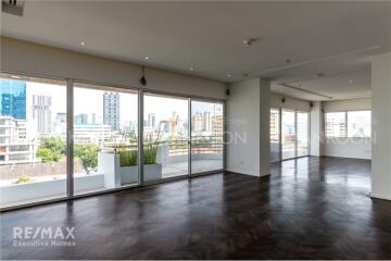 Luxurious 4-Bedroom Condo in Sathorn with Modern Design