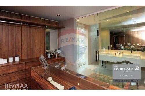 Brand New 3-Bedroom Pool Villa for Rent in Sukhumvit 63, BTS Ekamai