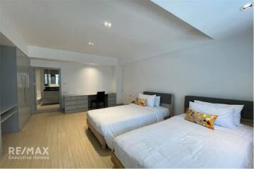 Pet Friendly 2 Bedrooms Condo For Rent in Asoke Area