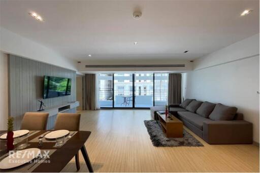 Pet Friendly 2 Bedrooms Condo For Rent in Asoke Area