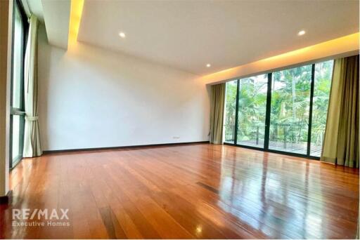 For Rent: Modern 41 Bedroom Detached House with Pool in Sukhumvit 63 near BTS Ekamai