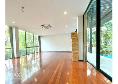 For Rent: Modern 41 Bedroom Detached House with Pool in Sukhumvit 63 near BTS Ekamai