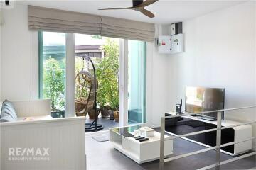 Modern Townhome for Rent near BTS Ekamai Station