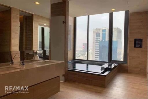 For Rent: Luxurious 2-Bed, 2-Bath Condo at The Esse Asoke  MRT Sukhumvit 7 Mins Walk