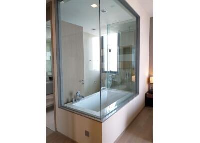 For Rent: Luxurious 2-Bed, 2-Bath Condo at The Esse Asoke  MRT Sukhumvit 7 Mins Walk