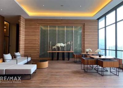 Luxurious 2 Bed Condo with Breathtaking City Views, 7 Mins from Sukhumvit MRT