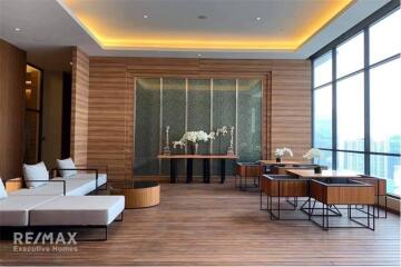 Luxurious 2 Bed Condo with Breathtaking City Views, 7 Mins from Sukhumvit MRT