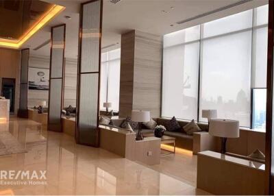 Luxurious 2 Bed Condo with Breathtaking City Views, 7 Mins from Sukhumvit MRT