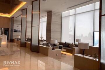 Luxurious 2 Bed Condo with Breathtaking City Views, 7 Mins from Sukhumvit MRT