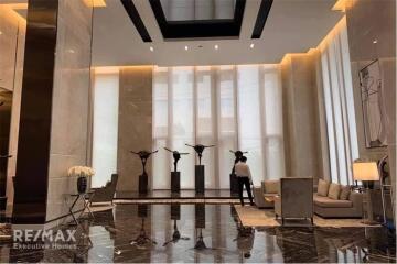 Luxurious 2 Bed Condo with Breathtaking City Views, 7 Mins from Sukhumvit MRT