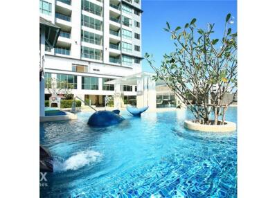 Luxurious 3 Bedroom Condo with Balcony in Sukhumvit 39 High Rise Building