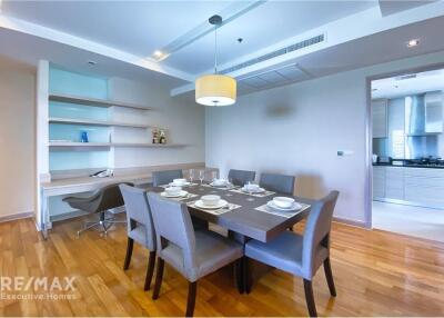 Luxurious 3 Bedroom Condo with Balcony in Sukhumvit 39 High Rise Building