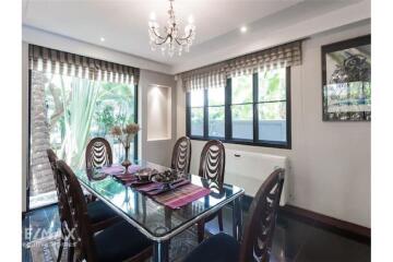 Luxurious 3 Bedroom Pool Villa near BTS Thonglor