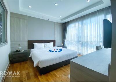 Luxurious 2 Bedroom Condo with Balcony in High Rise Building, Sukhumvit 39