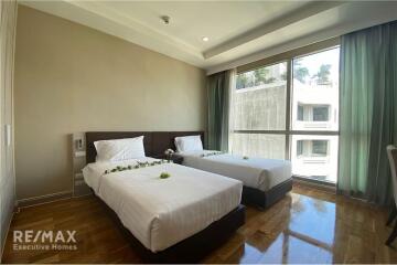 Luxurious 2 Bedroom Condo with Balcony in High Rise Building, Sukhumvit 39