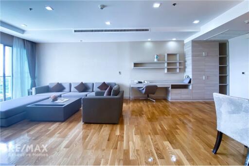 Luxurious 2 Bedroom Condo with Balcony in High Rise Building, Sukhumvit 39