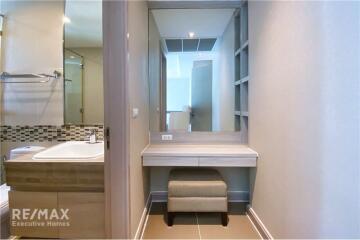 Luxurious 2 Bedroom Condo with Balcony in High Rise Building, Sukhumvit 39