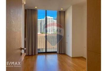 Modern 3 Bed Condo for Rent near BTS Phrompong Rama 4