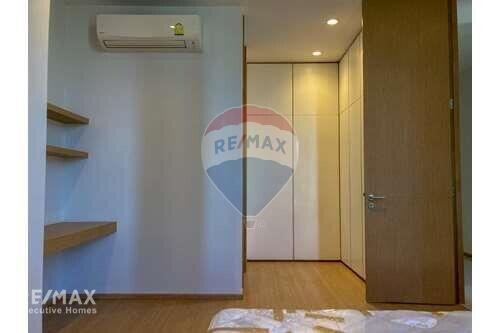 Modern 3 Bed Condo for Rent near BTS Phrompong Rama 4