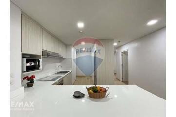 Modern 2-Bedroom Condo near Convenience Stores and Supermarkets in Thong Lo