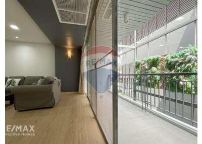 Modern 2-Bedroom Condo near Convenience Stores and Supermarkets in Thong Lo