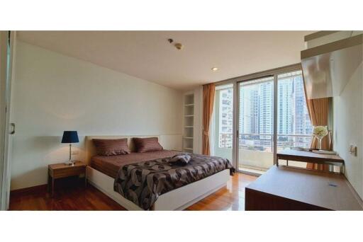 Spacious 3-Bedroom Condo for Rent next to Park on Sukhumvit 24