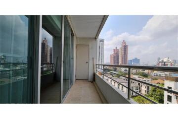 Spacious 3-Bedroom Condo for Rent next to Park on Sukhumvit 24