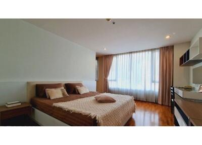 Spacious 3-Bedroom Condo for Rent next to Park on Sukhumvit 24