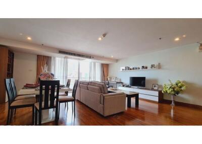 Spacious 3-Bedroom Condo for Rent next to Park on Sukhumvit 24