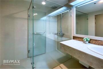 Pet Friendly Renovated Style Spacious 3 Bedrooms Condo in Asoke