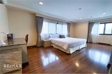 Pet Friendly Renovated Style Spacious 3 Bedrooms Condo in Asoke