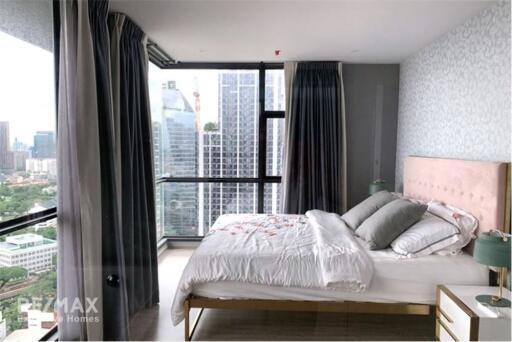 Corner Room Condo with Effortless BTS Ejson Ekkamai Access, Only 7 Mins Walk