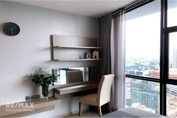 Corner Room Condo with Effortless BTS Ejson Ekkamai Access, Only 7 Mins Walk