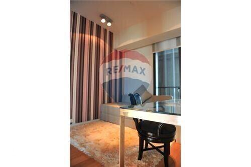 Special Price! The Met Condo 31 Beds, High Floor, Close to BTS Chong Nonsi (10 Mins Walk)