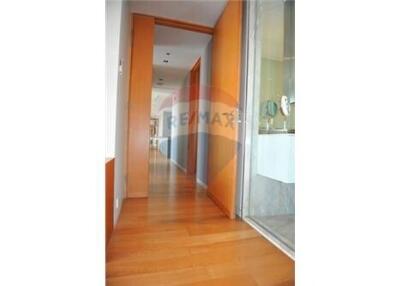 Special Price! The Met Condo 31 Beds, High Floor, Close to BTS Chong Nonsi (10 Mins Walk)