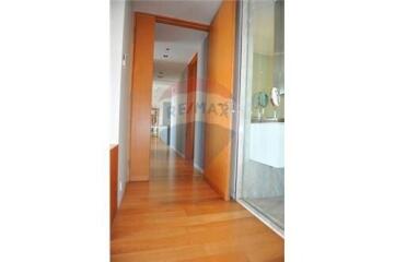 Special Price! The Met Condo 31 Beds, High Floor, Close to BTS Chong Nonsi (10 Mins Walk)