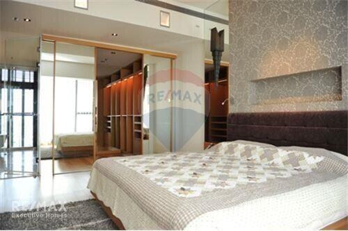 Special Price! The Met Condo 31 Beds, High Floor, Close to BTS Chong Nonsi (10 Mins Walk)