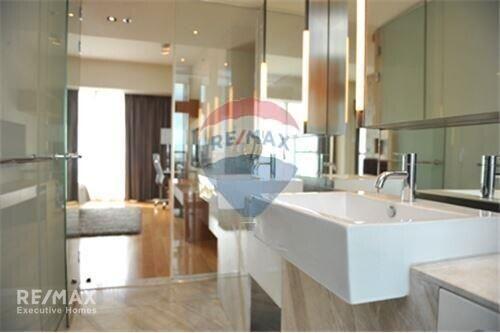 Special Price! The Met Condo 31 Beds, High Floor, Close to BTS Chong Nonsi (10 Mins Walk)