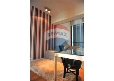 Spacious 31 Bed Condo at The Met  High Floor  Close to BTS Chong Nonsi (10 Mins Walk)