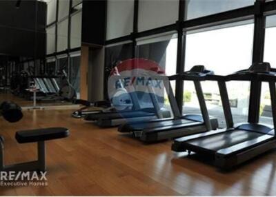 Spacious 31 Bed Condo at The Met  High Floor  Close to BTS Chong Nonsi (10 Mins Walk)