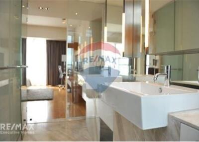 Spacious 31 Bed Condo at The Met  High Floor  Close to BTS Chong Nonsi (10 Mins Walk)