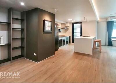 Pet Friendly Renovated Condo with Spacious 21 Bedrooms in Asoke