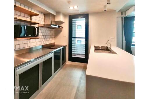 Pet Friendly Renovated Condo with Spacious 21 Bedrooms in Asoke