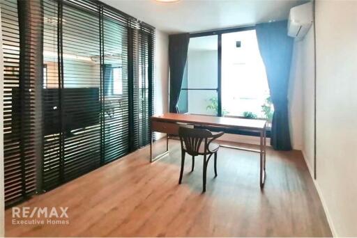 Pet Friendly Renovated Condo with Spacious 21 Bedrooms in Asoke