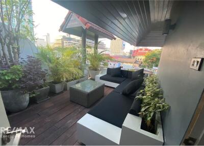 4-Story Corner Unit Townhouse with Stunning Views and Private Compound at Sukhumvit 49 - For Sale